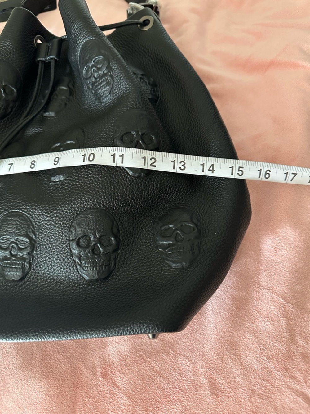 Black Leather Skull Bucket Bag - IO Pelle - Picture 3 of 5